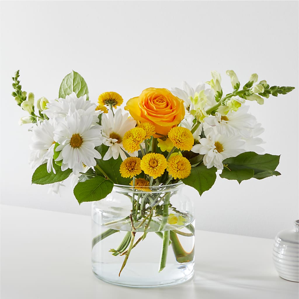 Sun Salutation Bouquet – GORDILLO'S FLOWERS AND GIFTS LLC, Mishawaka IN