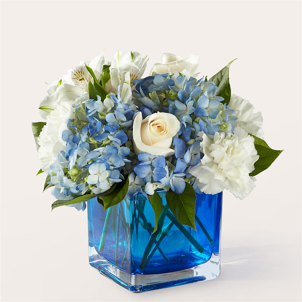 Soothing Waters Bouquet – GORDILLO'S FLOWERS AND GIFTS LLC, Mishawaka IN