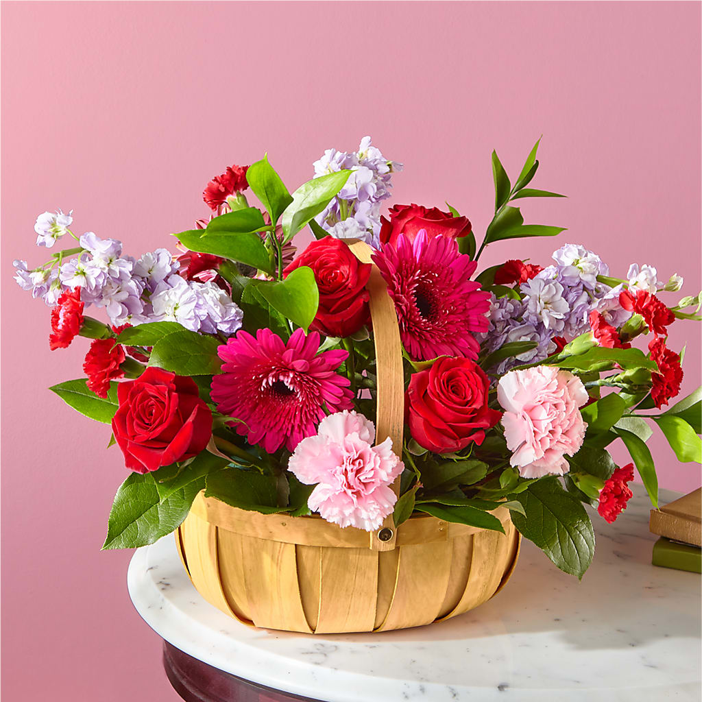Pink Picnic Basket – GORDILLO'S FLOWERS AND GIFTS LLC, Mishawaka IN