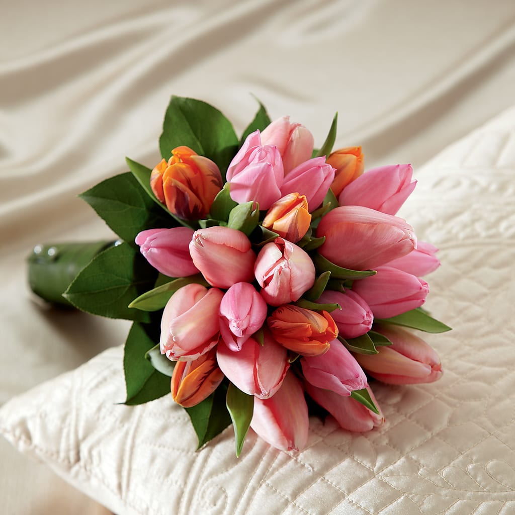 Embraceable Bouquet – GORDILLO'S FLOWERS AND GIFTS LLC, Mishawaka IN