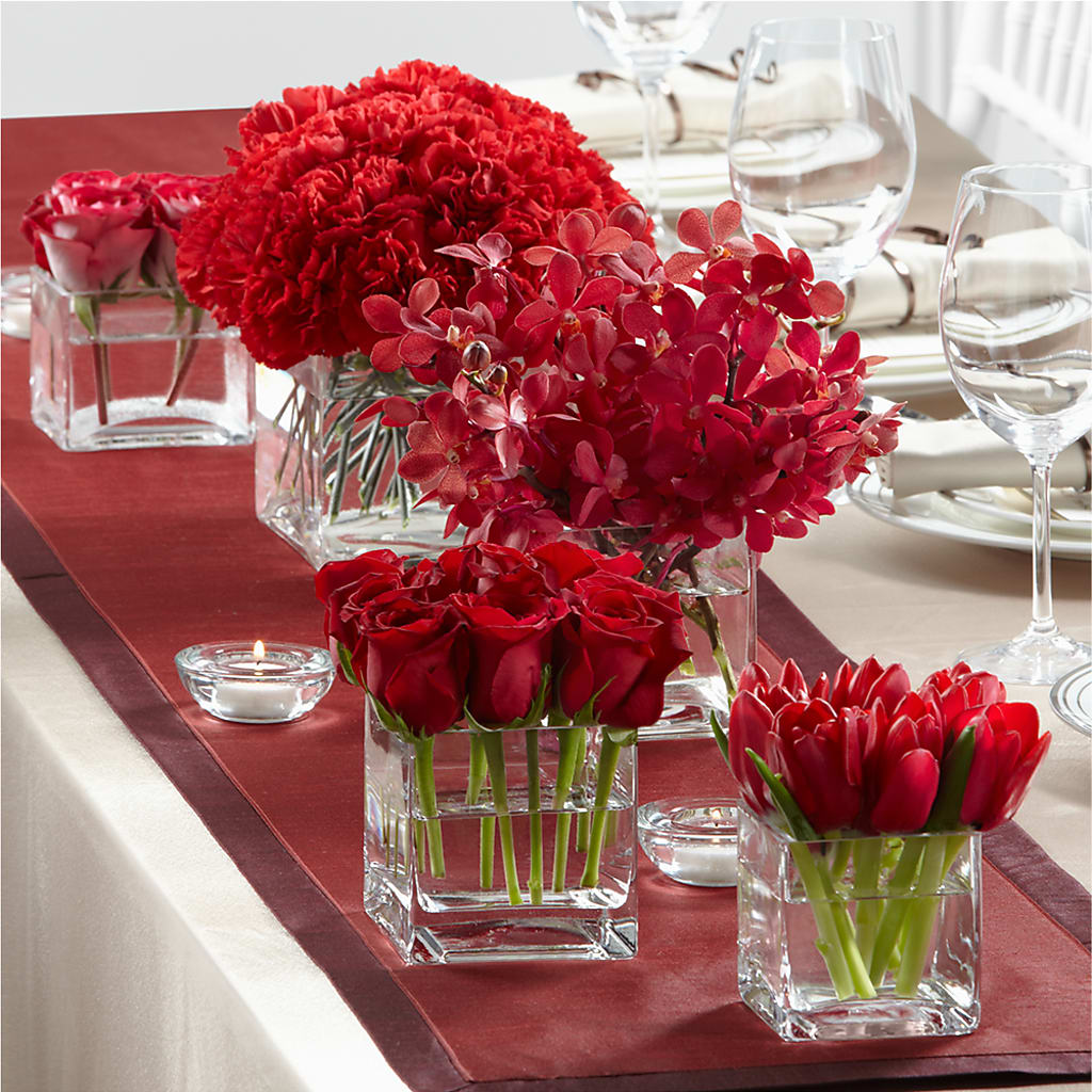 Modern Grace Centerpiece – GORDILLO'S FLOWERS AND GIFTS LLC, Mishawaka IN