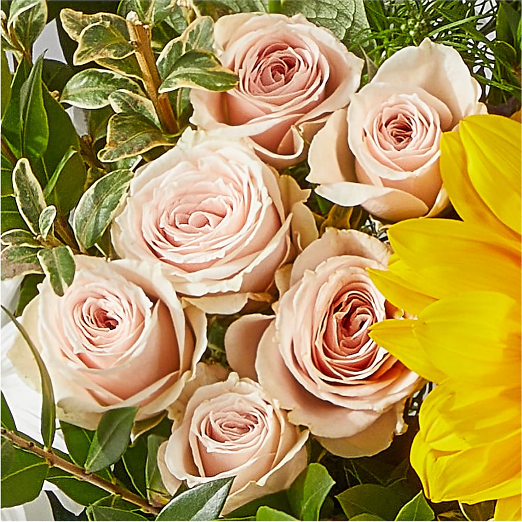 The Good Life Bouquet – GORDILLO'S FLOWERS AND GIFTS LLC, Mishawaka IN