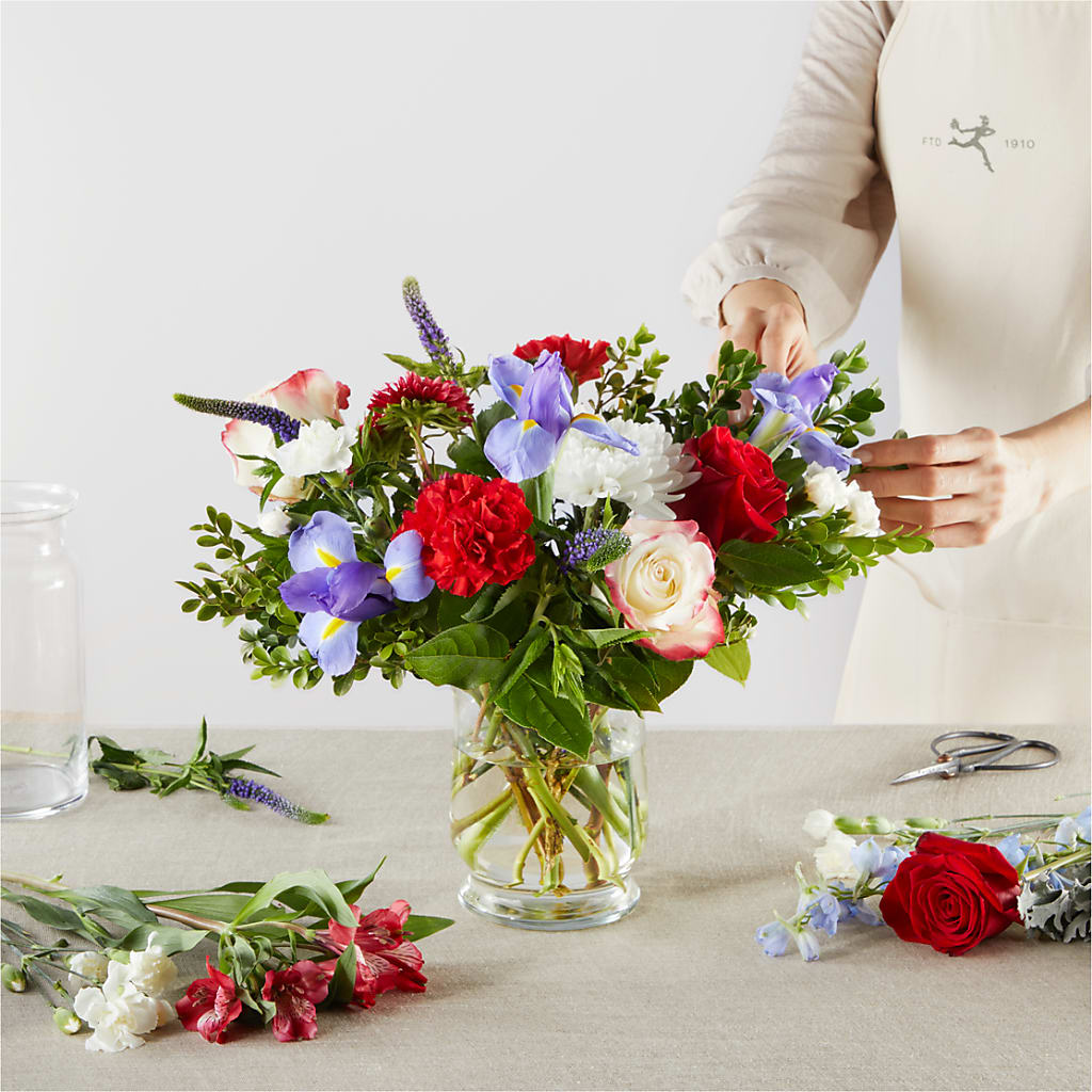 Star Spangled - A Florist Original – GORDILLO'S FLOWERS AND GIFTS LLC, Mishawaka IN