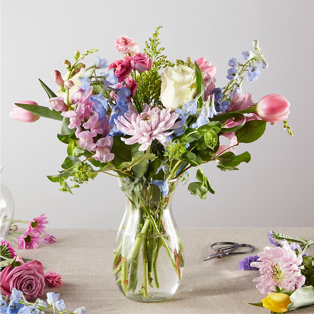 Pastel Tradition - A Florist Original – GORDILLO'S FLOWERS AND GIFTS LLC, Mishawaka IN