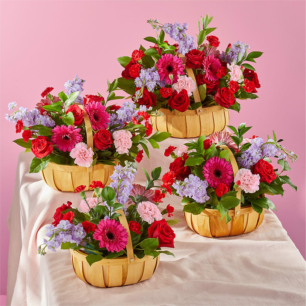 Pink Picnic Basket – GORDILLO'S FLOWERS AND GIFTS LLC, Mishawaka IN