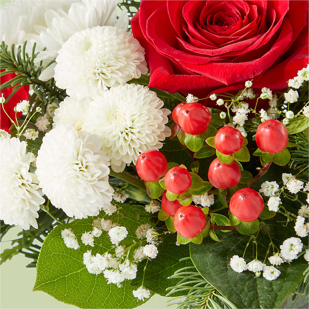 Chance of Flurries Bouquet – GORDILLO'S FLOWERS AND GIFTS LLC, Mishawaka IN