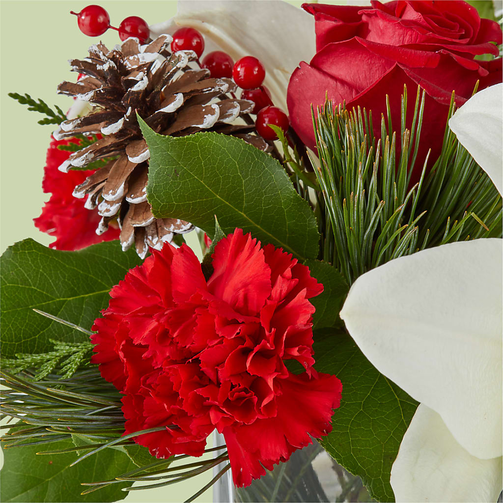 Glistening Icicles Bouquet – GORDILLO'S FLOWERS AND GIFTS LLC, Mishawaka IN