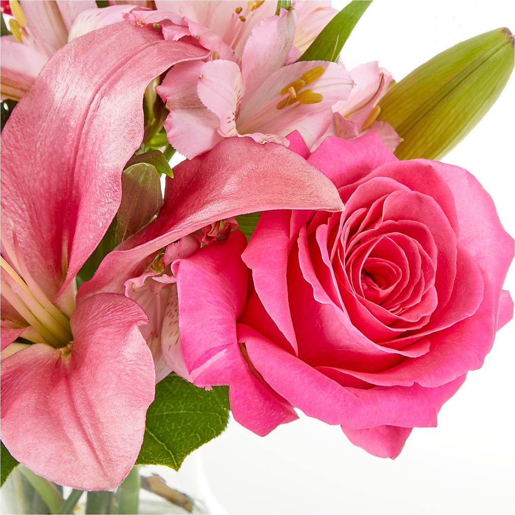 Lots of Love Bouquet – GORDILLO'S FLOWERS AND GIFTS LLC, Mishawaka IN