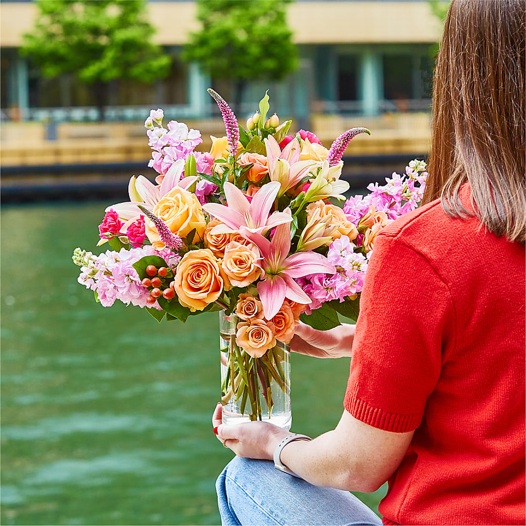 Bisous Bouquet – GORDILLO'S FLOWERS AND GIFTS LLC, Mishawaka IN