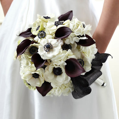 To Have and To Hold Bouquet – GORDILLO'S FLOWERS AND GIFTS LLC, Mishawaka IN